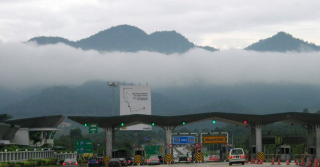 Hur många kilometer från Kuala Lumpur till Kelantan?