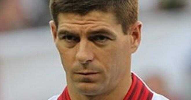 Vilken ställning är fotboll har Steven Gerrard spela?