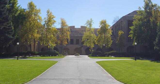 Vilka är kraven för att få i Stanford law school?