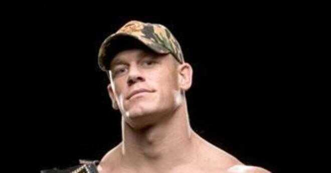 Hur gammal är John Cena?