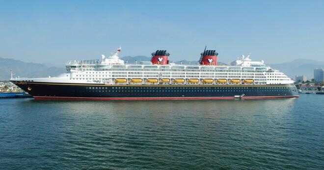 När började Disney cruise line kryssning?