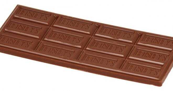 Hur många kalorier är det i en mörk chokladkaka hershey?