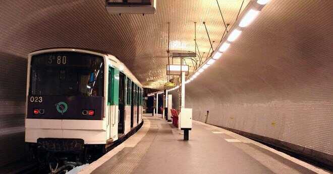 Hur många stationer finns i Paris tunnelbana?
