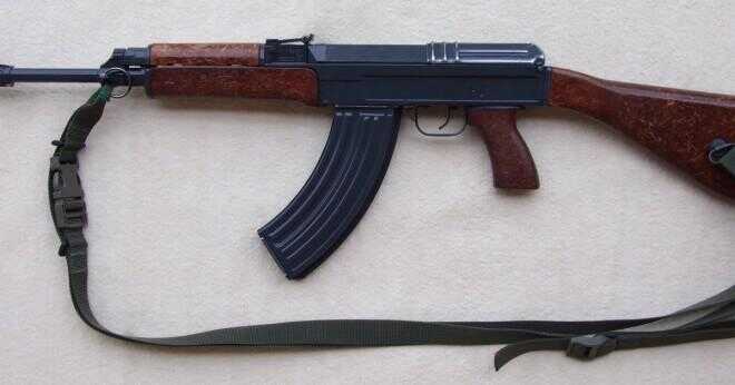 Vad är den amerikanska dollarn värdet av en AK-47 i Rumänien?