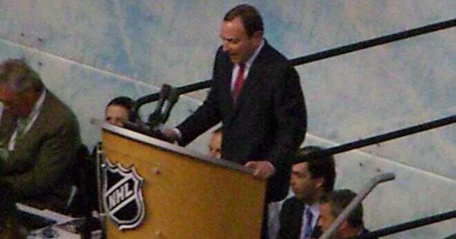 Vem var den förste kommissionären i NHL?