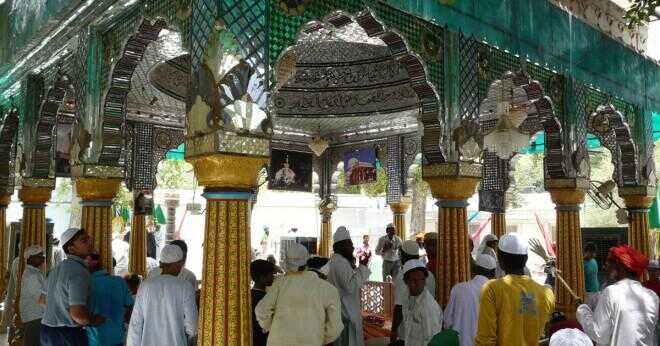 Som sufi saint dargah är i ajmer?