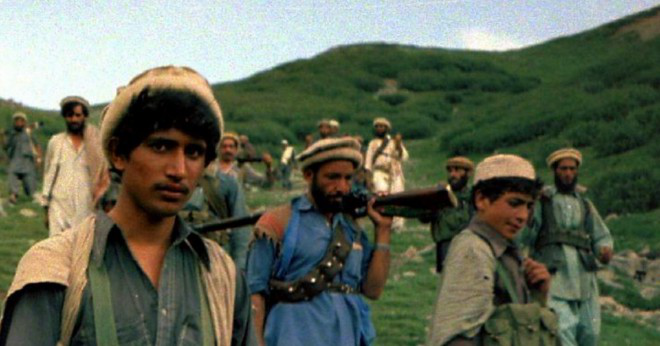 Varför USA ger vapen till rebellerna Mujaheddin i Afghanistan?