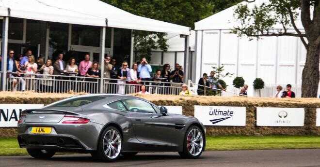 Hur mycket är en Aston Martin vanquish?