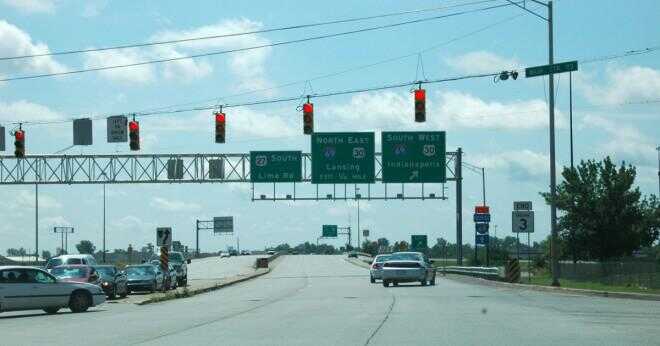 Hur många miles mellan Louisville KY och Destin FL?