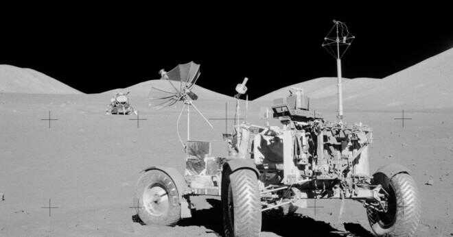 Vem var den enda crew-medlemmen att inte gå på månen på Apollo 11?
