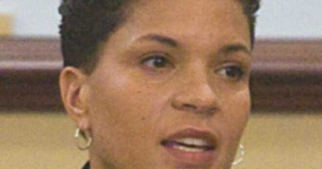 Hur kontaktar du Michelle Alexander författare The nya Jim Crow?