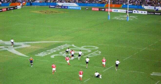 Hur många minuter varje halva för rugby?