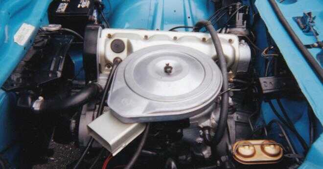 Skulle orsaka en defekt termostat på en 1993 GEO Prizm låg avläsningar på temperatur mätaren och lite värme i bilen?