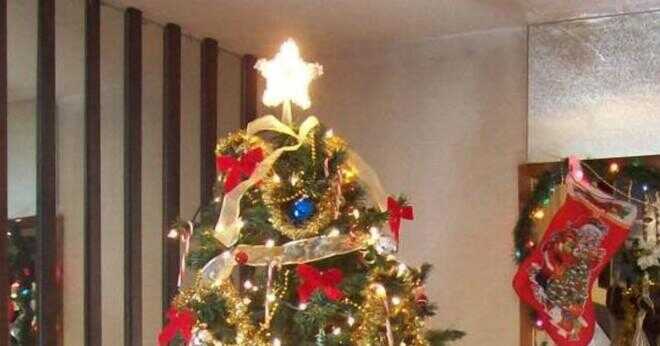 Vad irländska folket dekorera sina träd med på julafton?