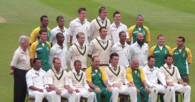 Hur många sydafrikaner har spelat test cricket för England?