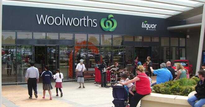 När den första Woolworth butik öppen?