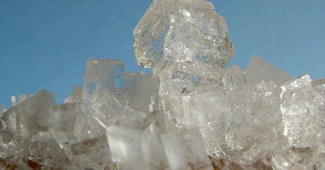 Varför salt klassificeras som ett mineral men socker är inte?