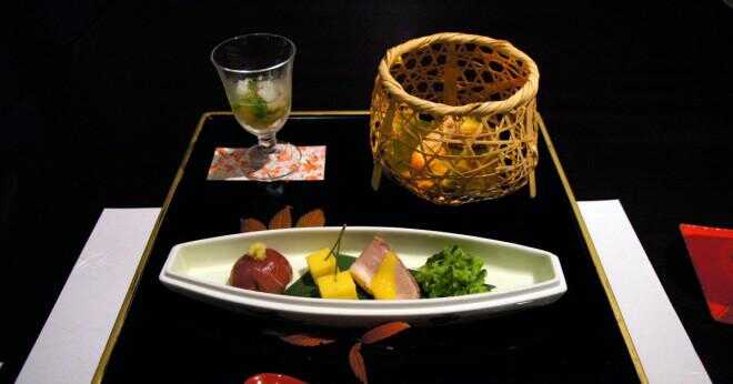 Vilka är två traditionella japanska livsmedel?