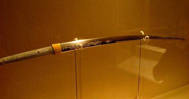 Vilket land uppfann det långa svärdet?