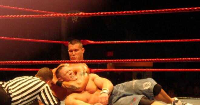 Hur mycket tid som Randy Orton slog john cena?