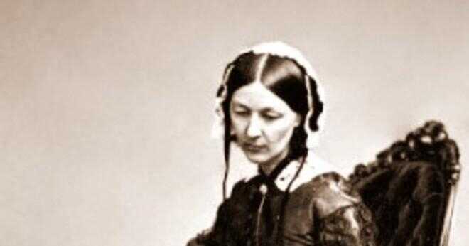 Hur många år Florence Nightingale träna att bli sjuksköterska?