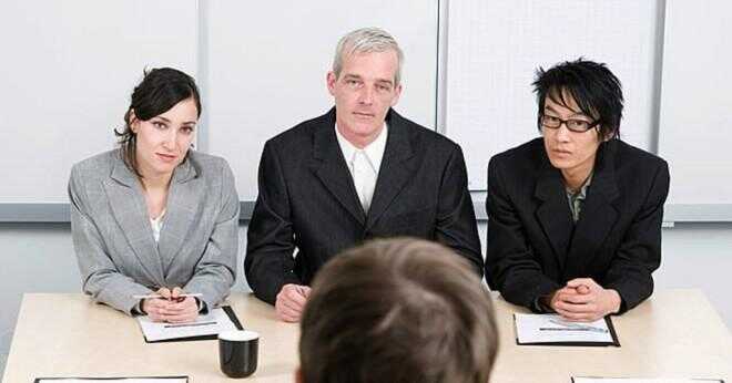 Hur svarar du "Hur kommer du bidra till detta team eller jobb" i en anställningsintervju?