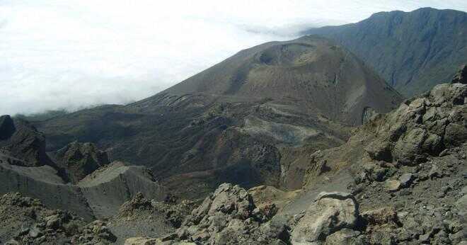 Hur långt bort är Mount Kilimanjaro från Tanzania?