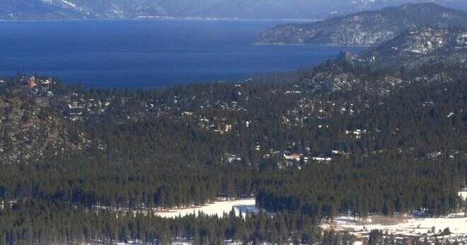 Hur många väg miles från Reno till South Lake Tahoe?