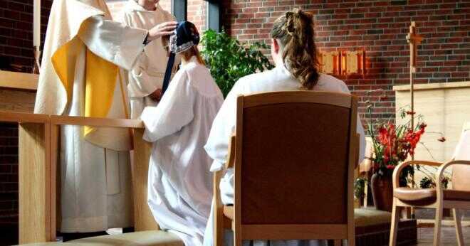 Varför lär kyrkan att människor kan ta emot sakramenten dop bekräftelse och prästvigning endast en gång?