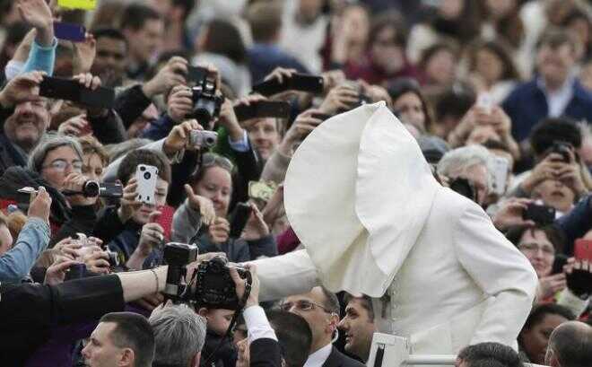 Påven har mött sin största fiende och det är inte som du tror att det är