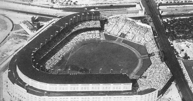 Som slog den första home run i den nya Yankee Stadium?