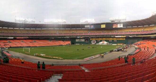Är RFK Stadium och FedEx Field samma?