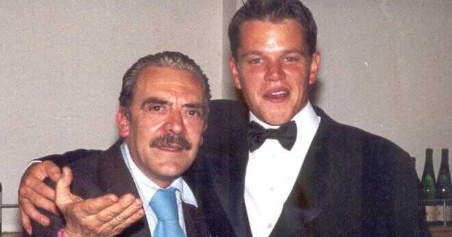 Vem var första skådespelaren att spela Jason Bourne?