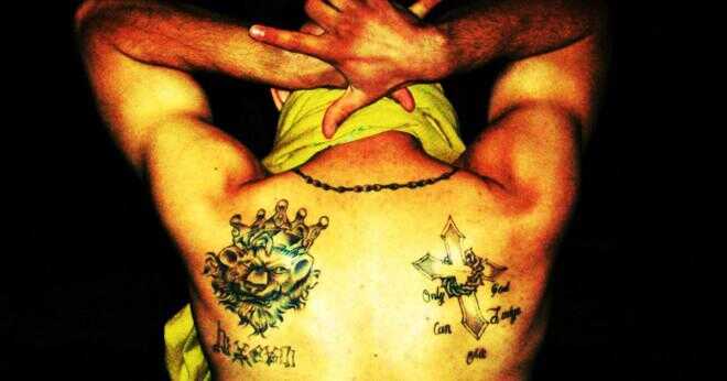 Vad var påverkan på det judiska folket och andra har ett nummer tatuerat på armarna?