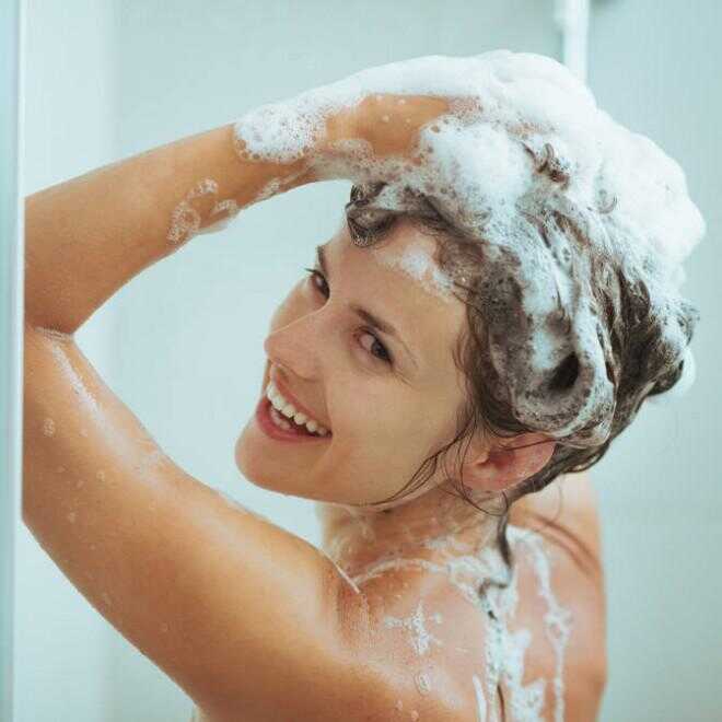Du har tvätta ditt hår fel hela ditt liv. Här är hur man gör det rätt.