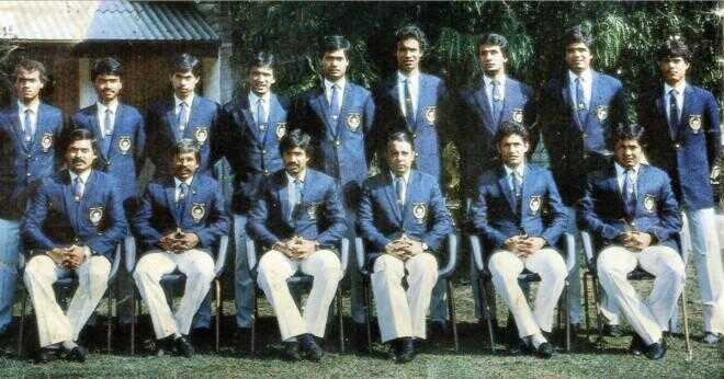 Vem var första kapten i Bangladesh nationella cricket team?