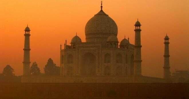 Vad är bredden på Taj Mahal byggnaden?