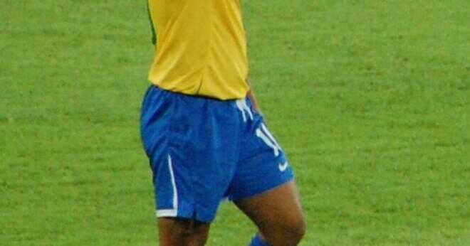 Vilken ställning har Ronaldinho spela för flamengo?