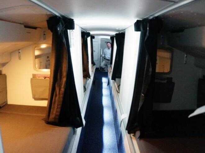 Kolla in de hemliga rum där piloter och flygvärdinnor sova