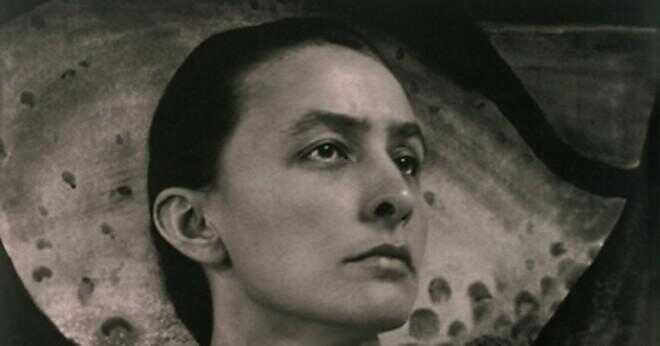 Vad konst är Georgia O'Keeffe mest känd för?