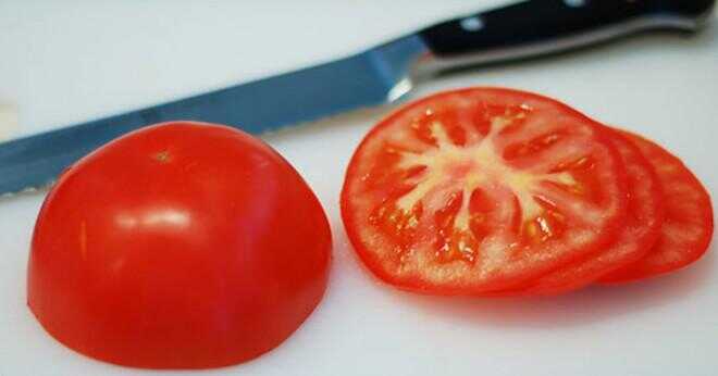 Kan du mata din baby barn swallow tomater?