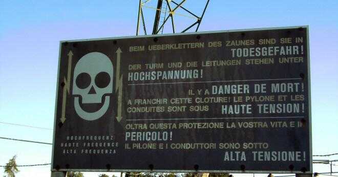Vilka farliga materiella plakatet beskriver förekomsten av en giftig gas?