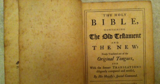 Varför var det revolutionerande för king James bible ska skrivas så att den vanliga människan kunde läsa den?