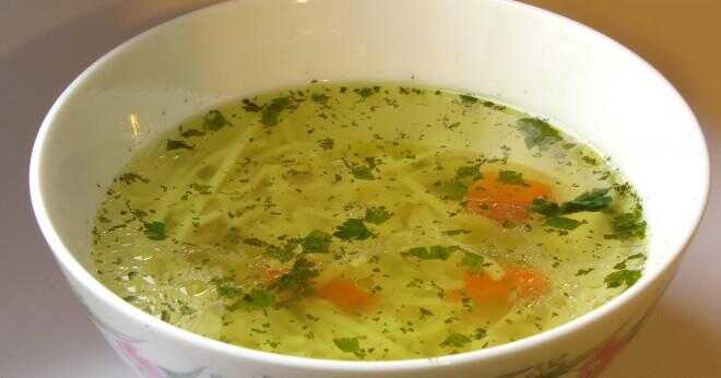 Hur gör man en grönsaksbuljong för soppa?