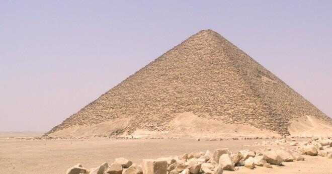 Vad är en stor struktur byggd för en Faraos begravning?